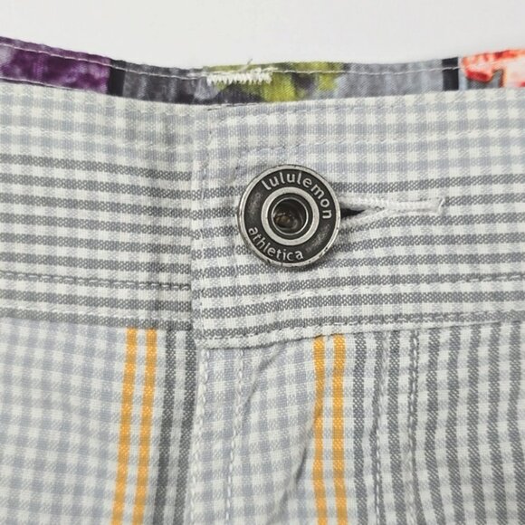 Lululemon Men's Kahuna Shorts Gray Orange Plaid Lightweight 8.5" Inseam Sz 34 - Picture 3 of 16